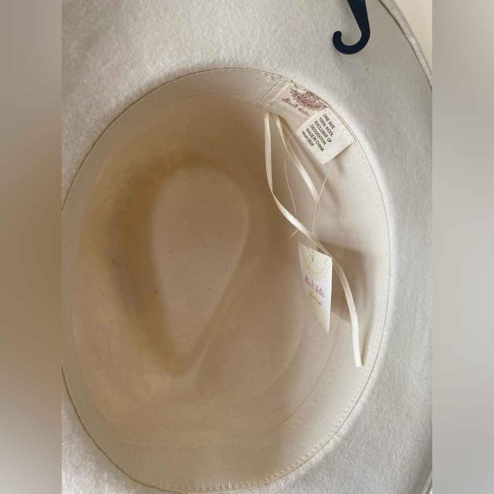 Altar'd State Women’s Hat NWT - Picture 4 of 10
